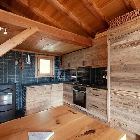 Charming Alpine Retreat In Val D Isere *