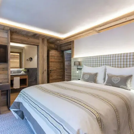Charming Alpine Retreat In Val D Isere *